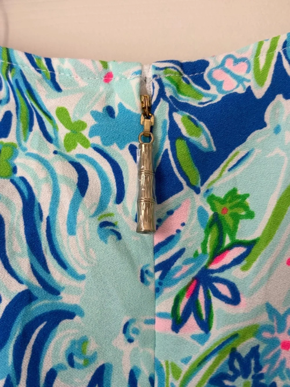 NWT Lilly Pulitzer Donna Top Coastal Blue Lion Sea Print Size M - Picture 8 of 12